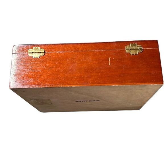 John Bull Brown Hand Made "Sir Winston" Prime Minister Cigar Storage Box 8x9 - Picture 2 of 11